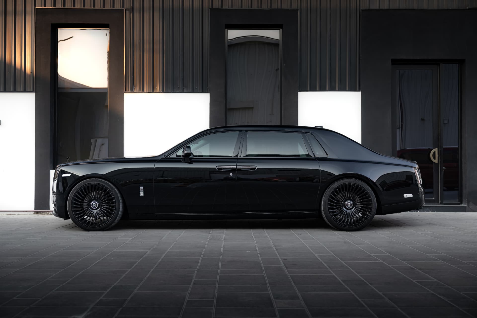 Rent Rolls-Royce Phantom in Dubai